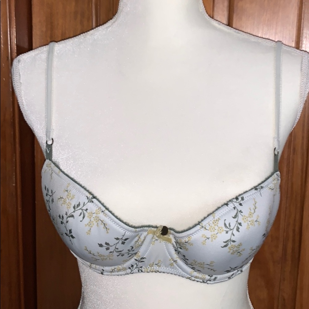 36C Victoria’s Secret floral bra